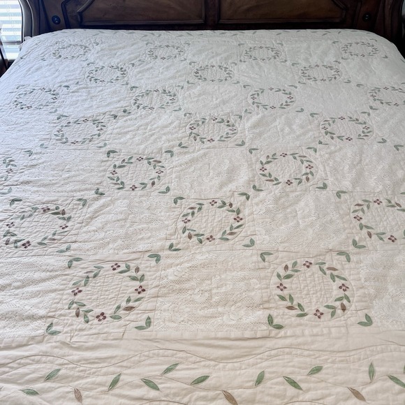 The Unbranded Brand Other - Vintage Quilt Embroidery Botanical Lace Flowers 81"x83" Set With 3 Pillow Covers